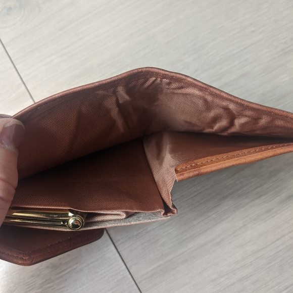 John Weitz | Vintage Cowhide Leather Wallet - Picture 2 of 8